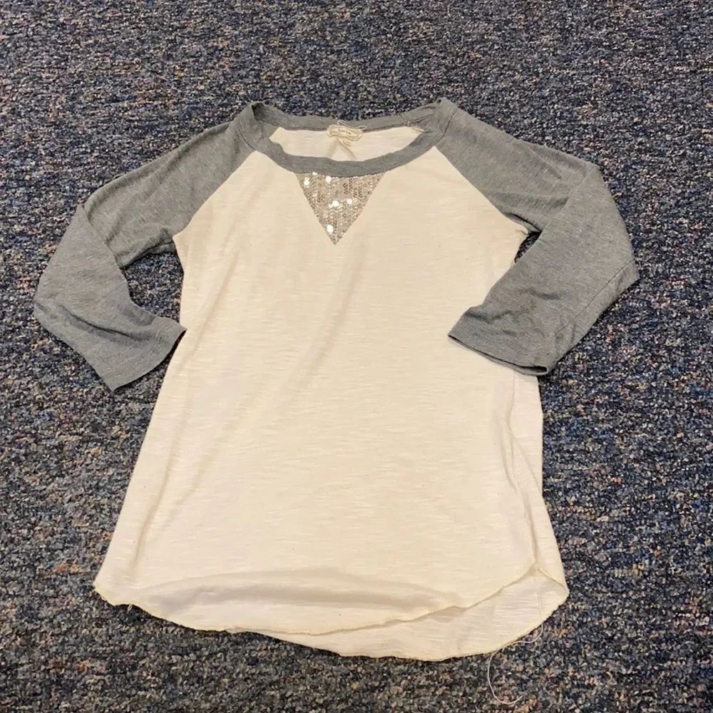 Gray Bedazzled Top sz. XS